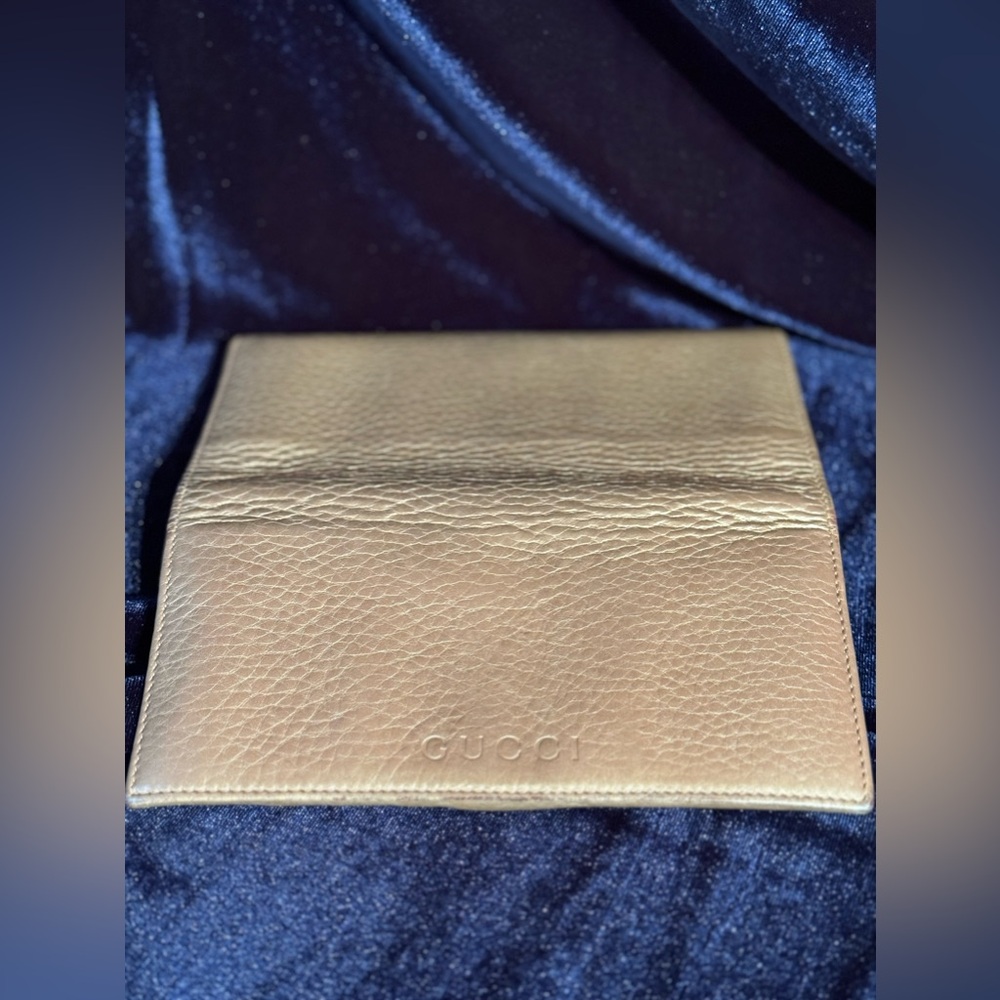 GUCCI Embossed Continental Platinum Leather Wallet - Picture 12 of 16